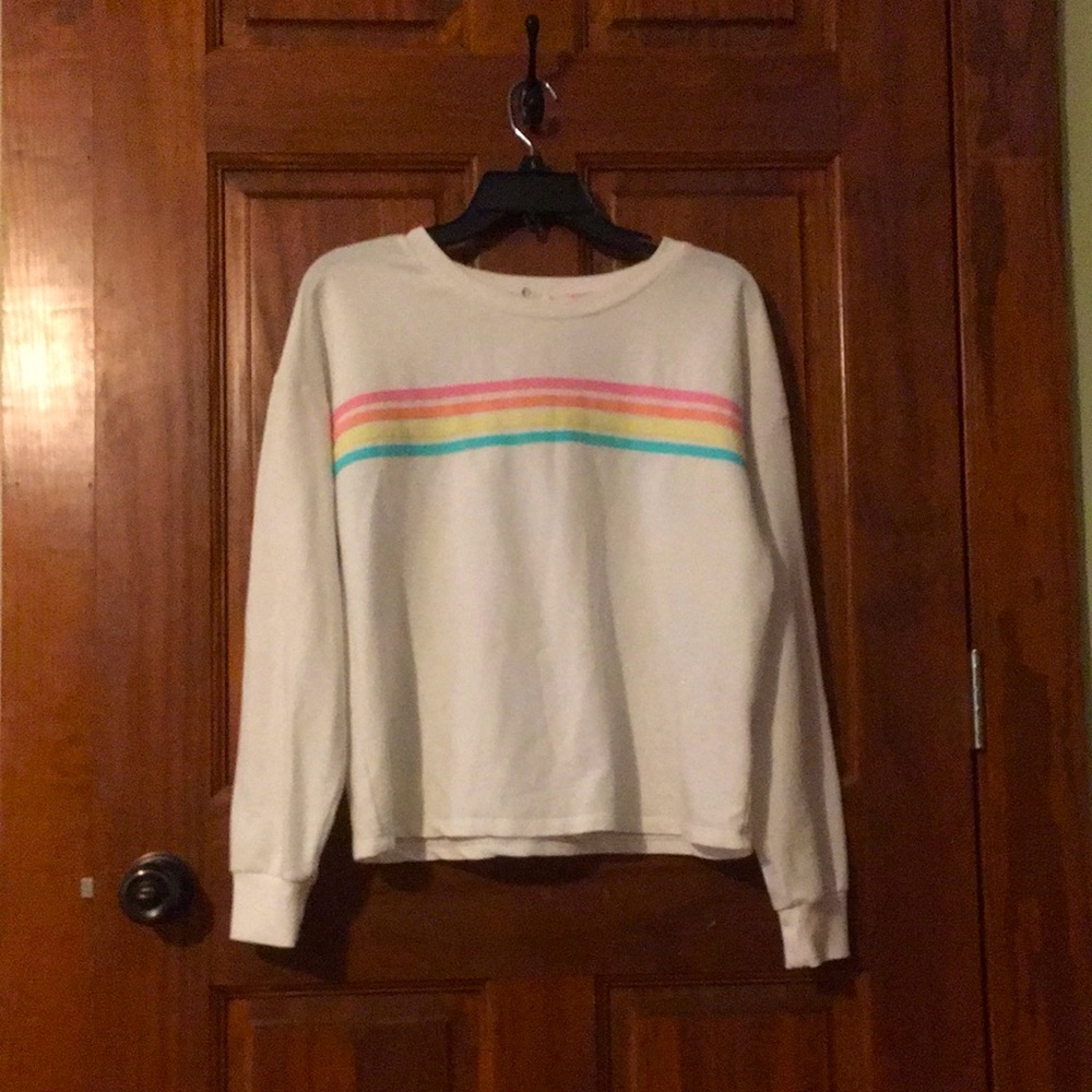 A cute thin sweater for a cool day. Would be cute with leggings or skinny jeans